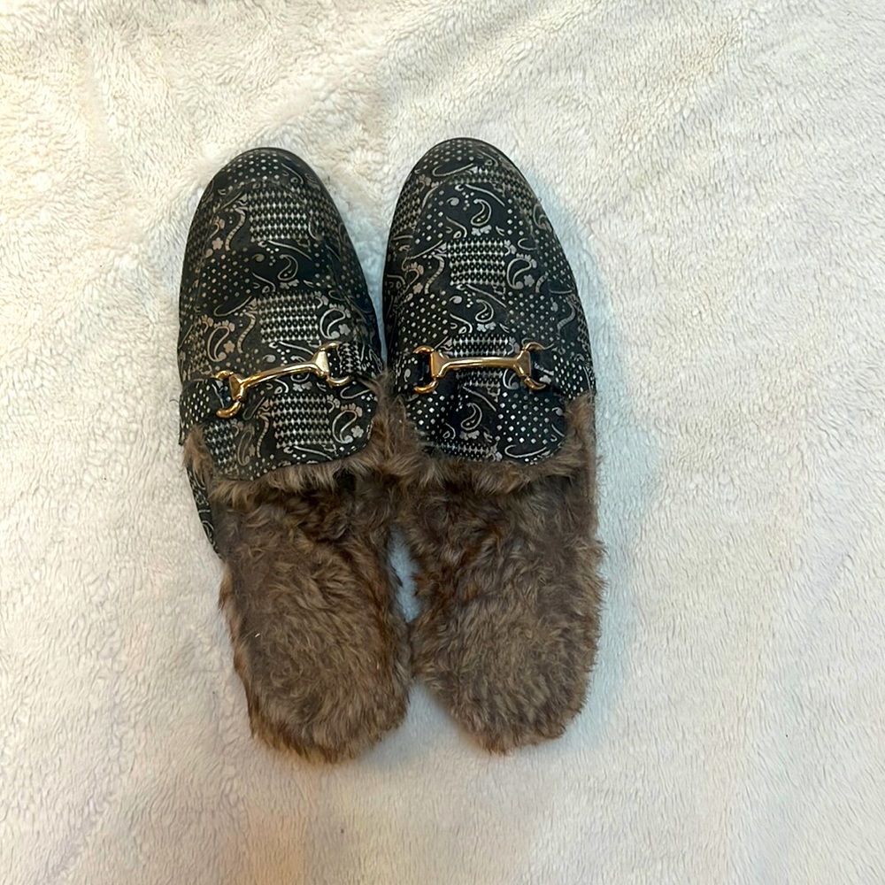 men’s backless loafers with fur